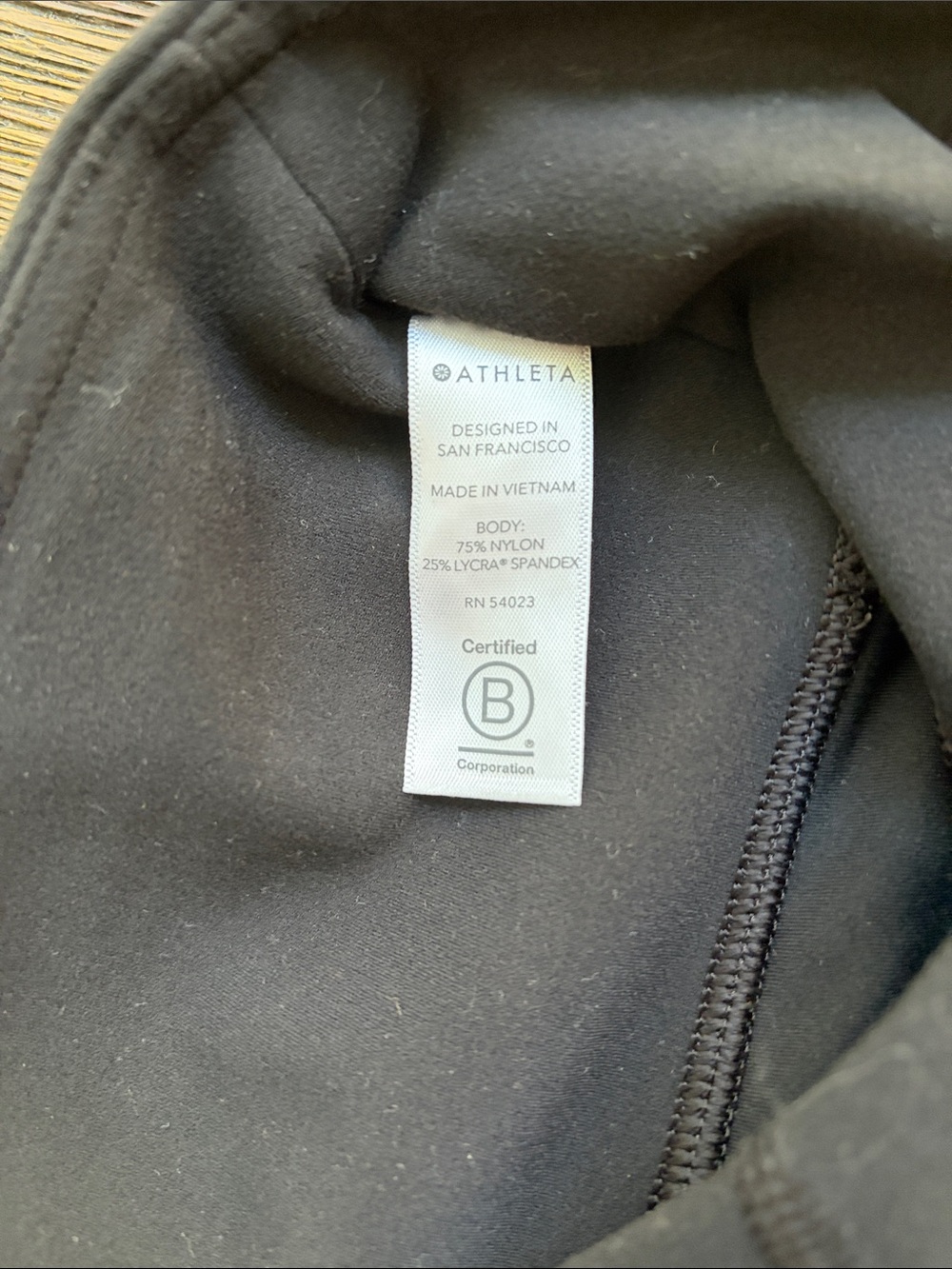 Athleta Transcend High Rise 5” Short Sz S - Picture 3 of 8